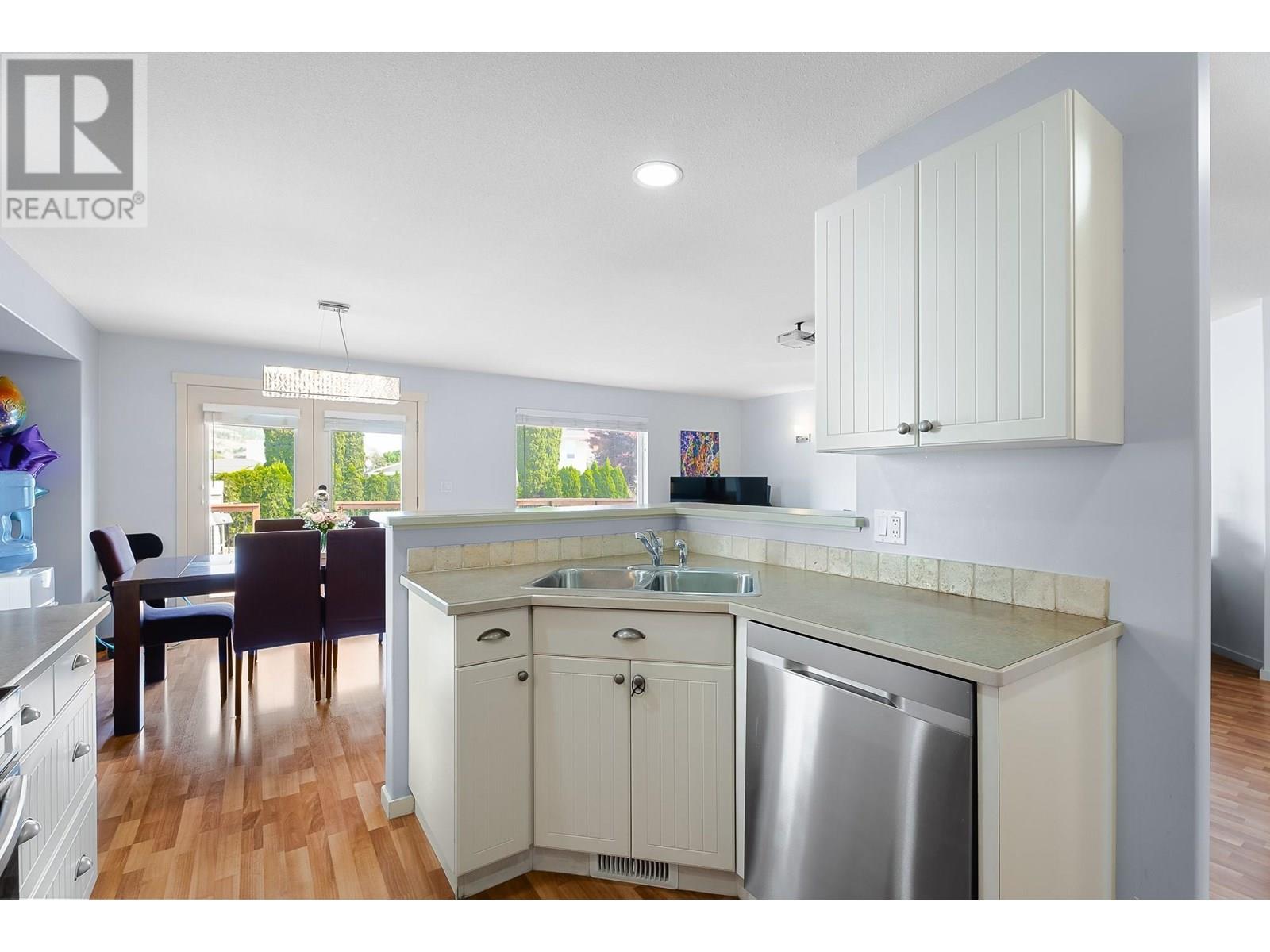 644 Cooper Place, Kamloops, British Columbia  V2B 8R7 - Photo 13 - 10350710