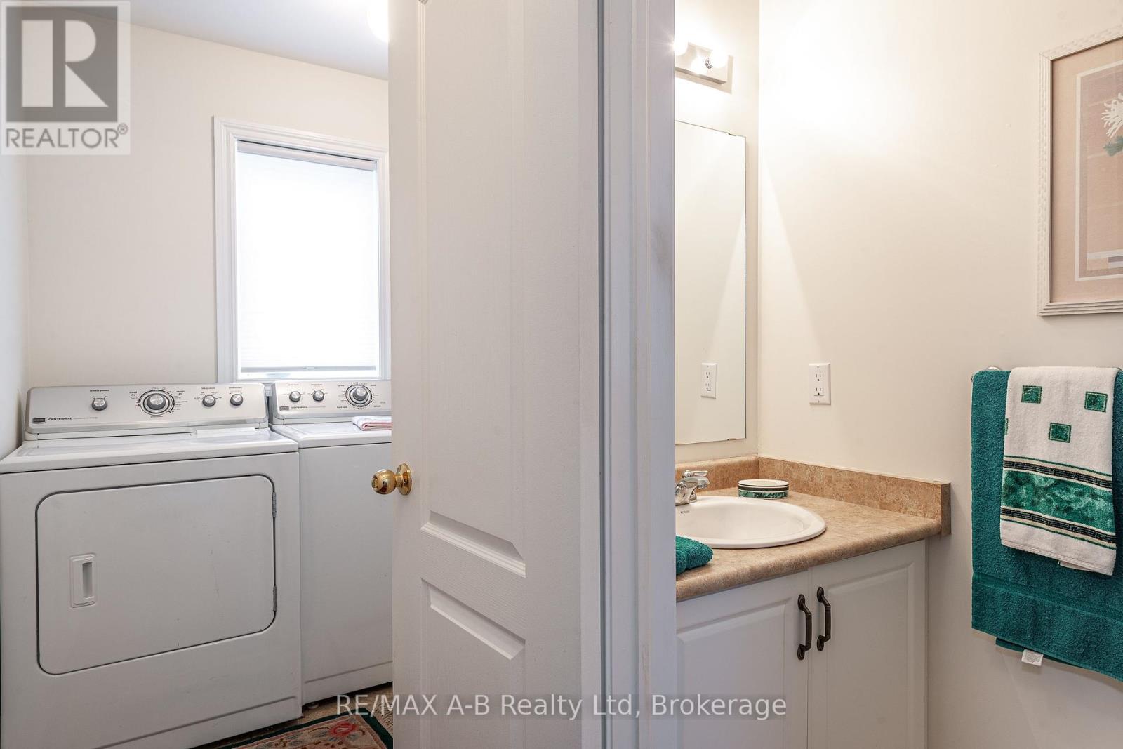 63 Delong Drive, Norwich, Ontario  N0J 1P0 - Photo 14 - X12213616