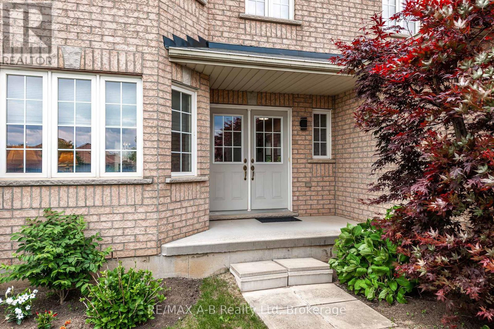 63 Delong Drive, Norwich, Ontario  N0J 1P0 - Photo 2 - X12213616