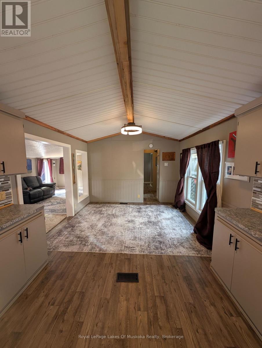 48 - 1007 Beaver Ridge Road, Gravenhurst, Ontario  P1P 1R1 - Photo 4 - X12213705
