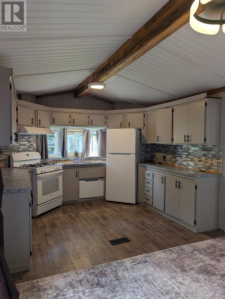 48 - 1007 Beaver Ridge Road, Gravenhurst, Ontario  P1P 1R1 - Photo 6 - X12213705
