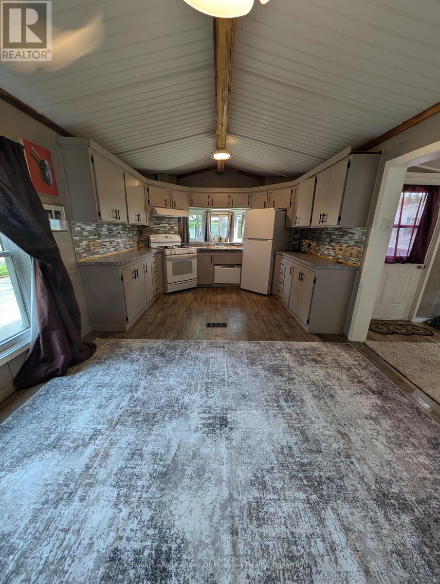 48 - 1007 Beaver Ridge Road, Gravenhurst, Ontario  P1P 1R1 - Photo 8 - X12213705