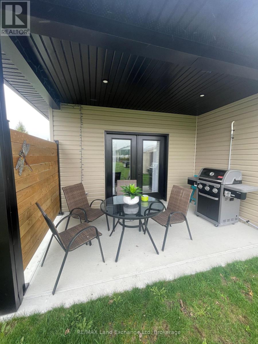 255 Albert Street, Huron East, Ontario  N0G 1H0 - Photo 18 - X12213709