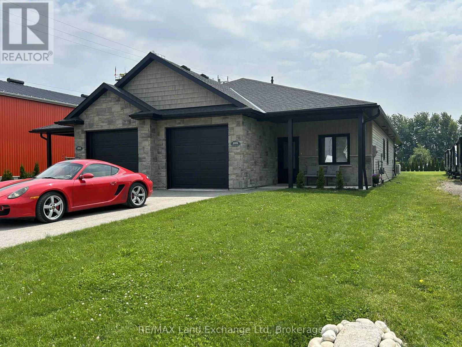 255 Albert Street, Huron East, Ontario  N0G 1H0 - Photo 2 - X12213709