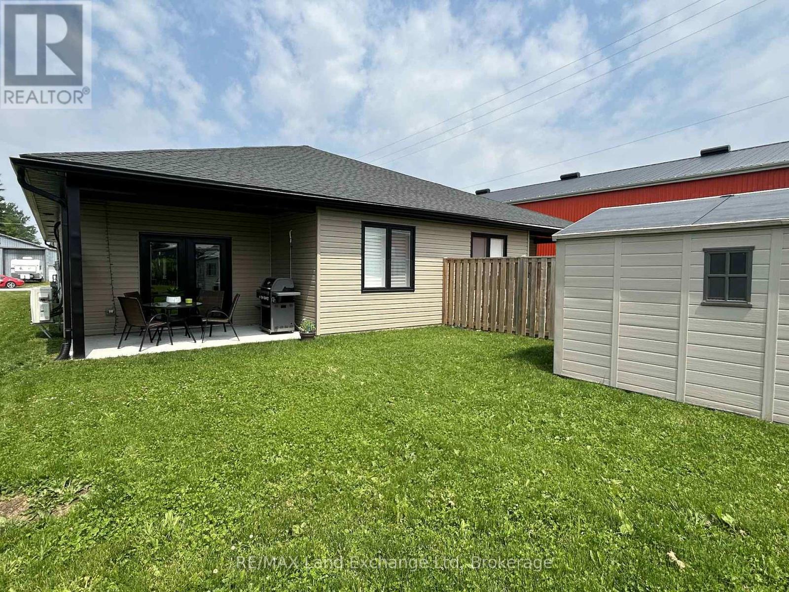 255 Albert Street, Huron East, Ontario  N0G 1H0 - Photo 21 - X12213709