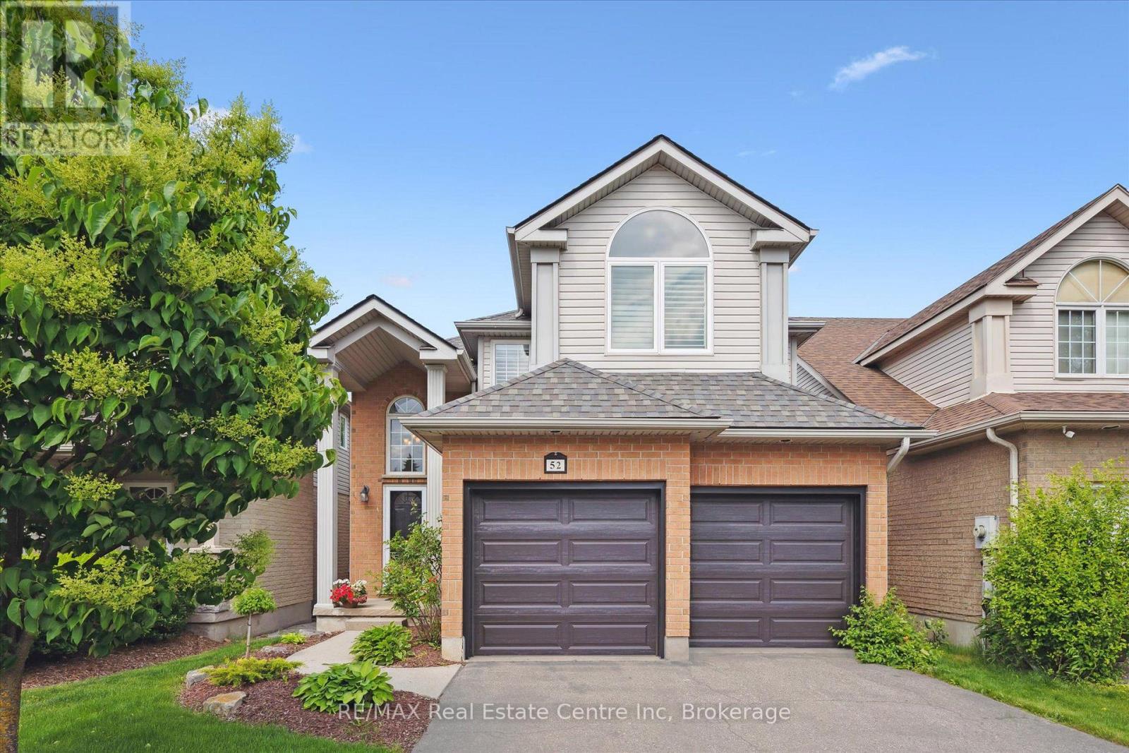 52 CAMM CRESCENT, Guelph, Ontario