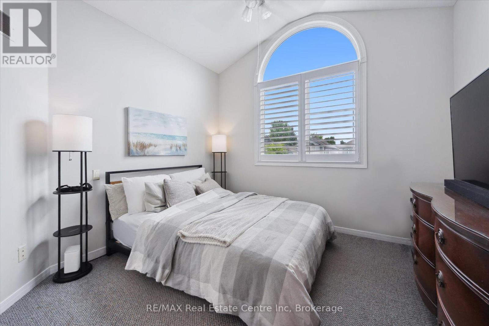 52 Camm Crescent, Guelph, Ontario  N1L 1K2 - Photo 15 - X12213743