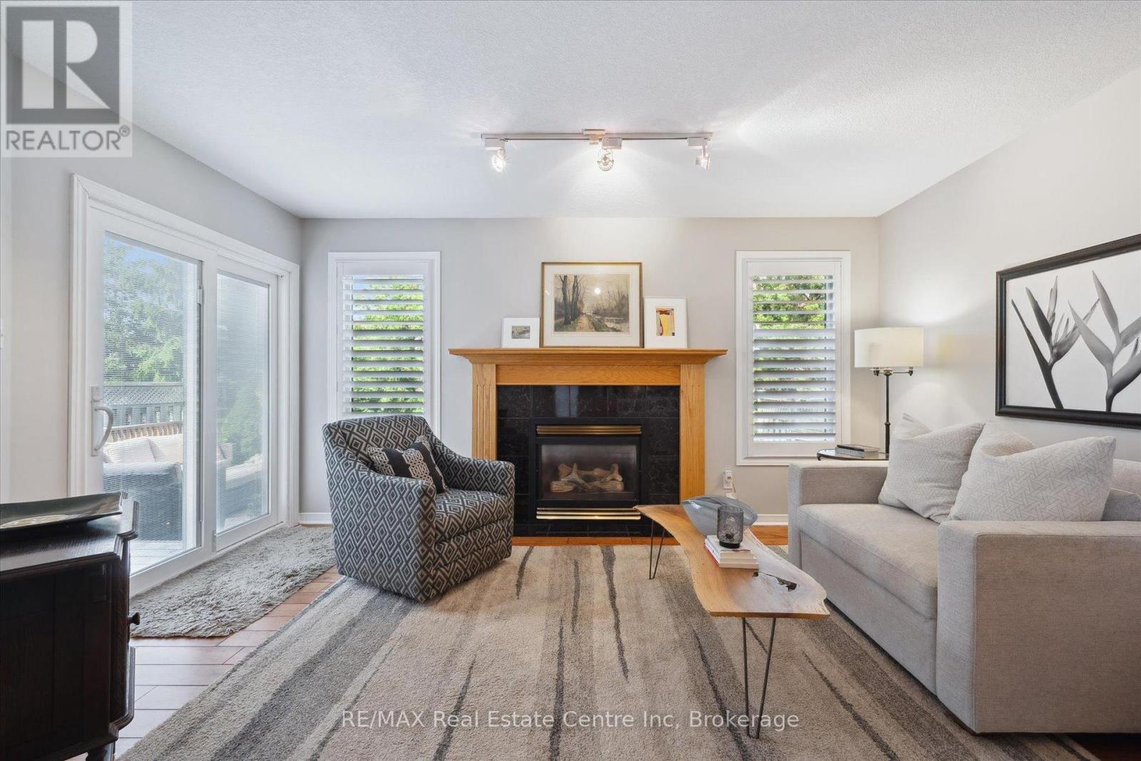 52 Camm Crescent, Guelph, Ontario  N1L 1K2 - Photo 8 - X12213743