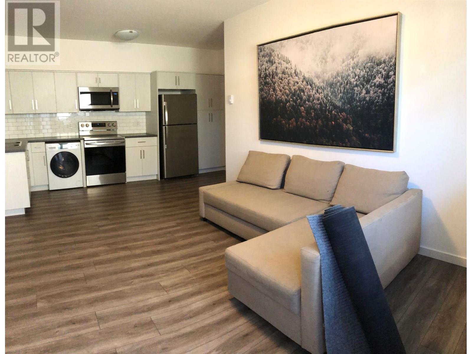 2092 Mountain View Avenue Unit# 120, Lumby, British Columbia  V0E 2G0 - Photo 8 - 10350934