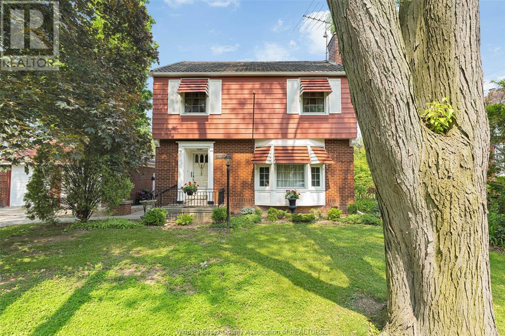 MLS# 25014822: 2484 PRINCESS AVENUE, Windsor, Canada