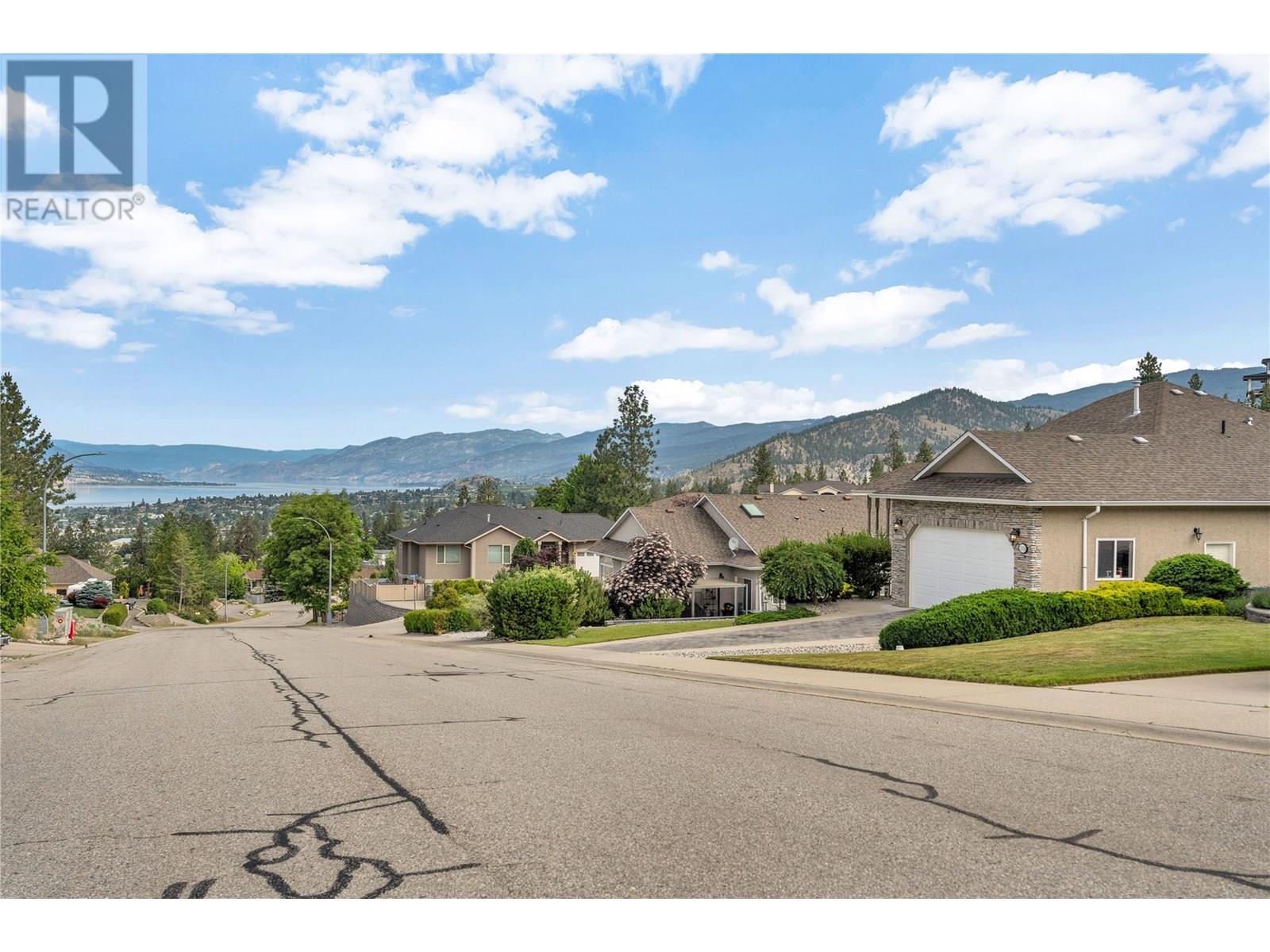 2956 Evergreen Drive, Penticton, British Columbia  V2A 9A8 - Photo 42 - 10351743