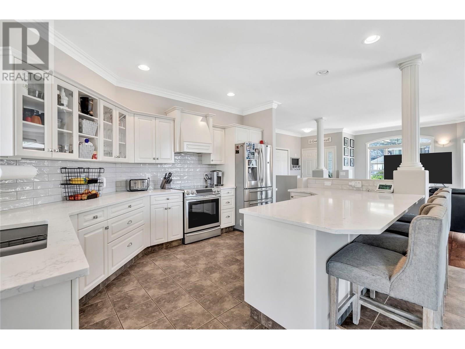 2956 Evergreen Drive, Penticton, British Columbia  V2A 9A8 - Photo 9 - 10351743