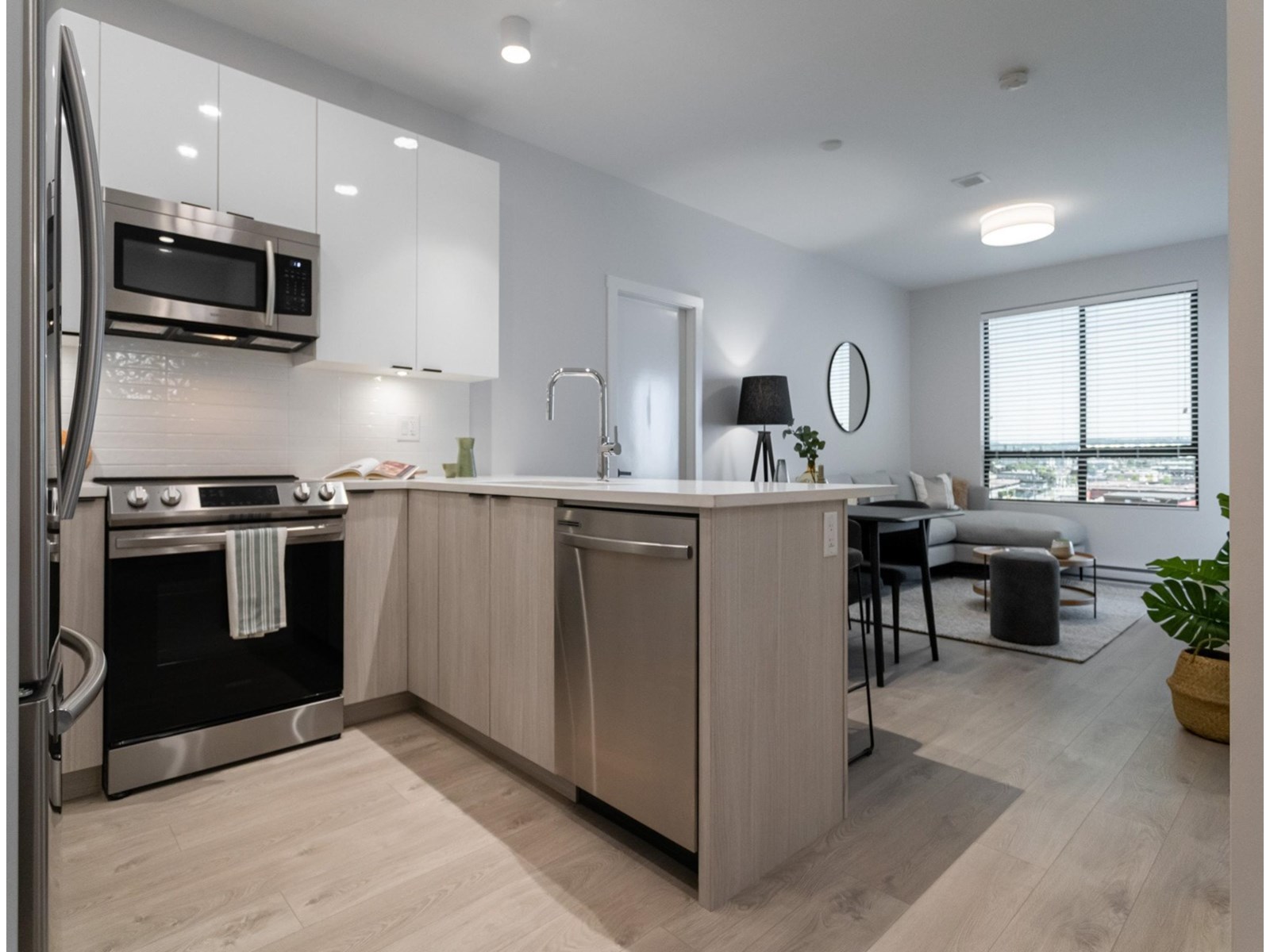 322 13458 95 AVENUE, Surrey, British Columbia