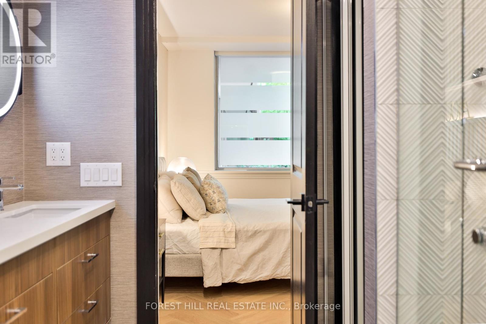 129 - 1 Benvenuto Place, Toronto, Ontario  M4V 2L1 - Photo 25 - C12213303