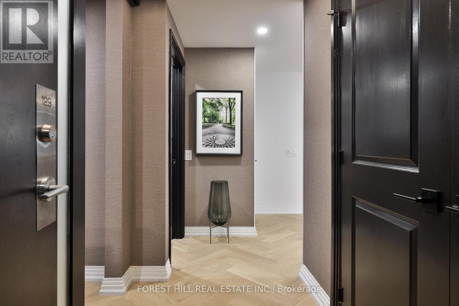 129 - 1 Benvenuto Place, Toronto, Ontario  M4V 2L1 - Photo 3 - C12213303