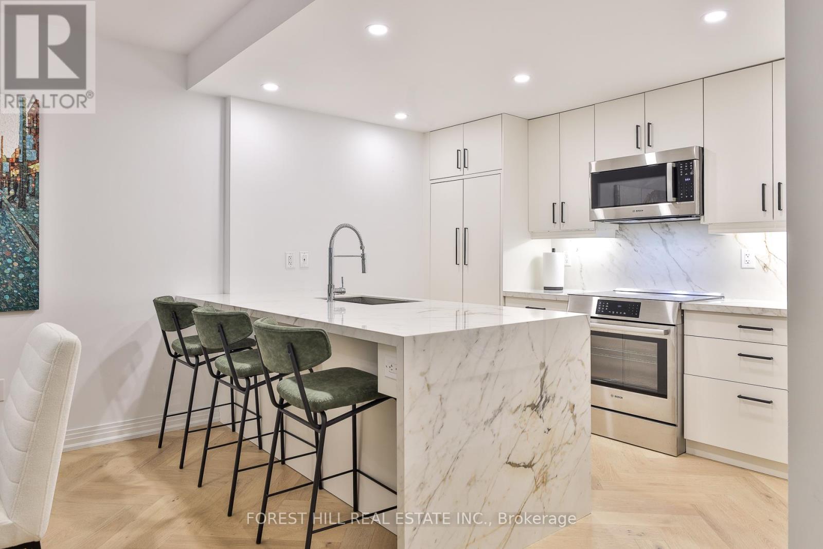 129 - 1 Benvenuto Place, Toronto, Ontario  M4V 2L1 - Photo 6 - C12213303