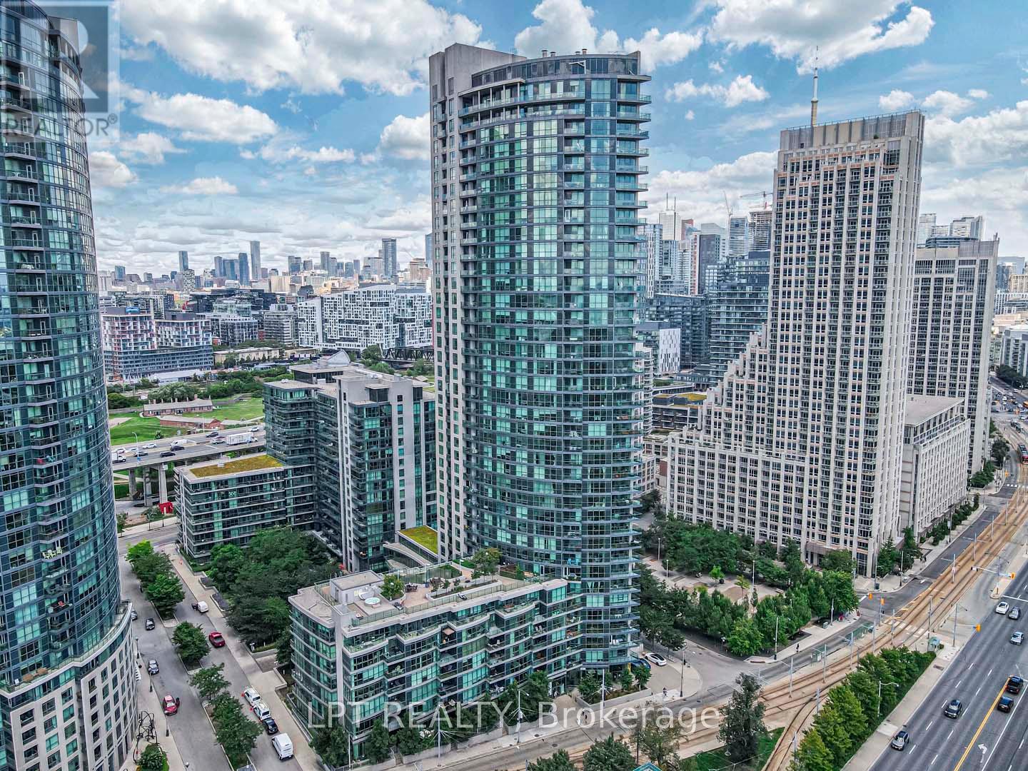 217 - 215 Fort York Boulevard, Toronto, Ontario  M5V 4A2 - Photo 27 - C12213347