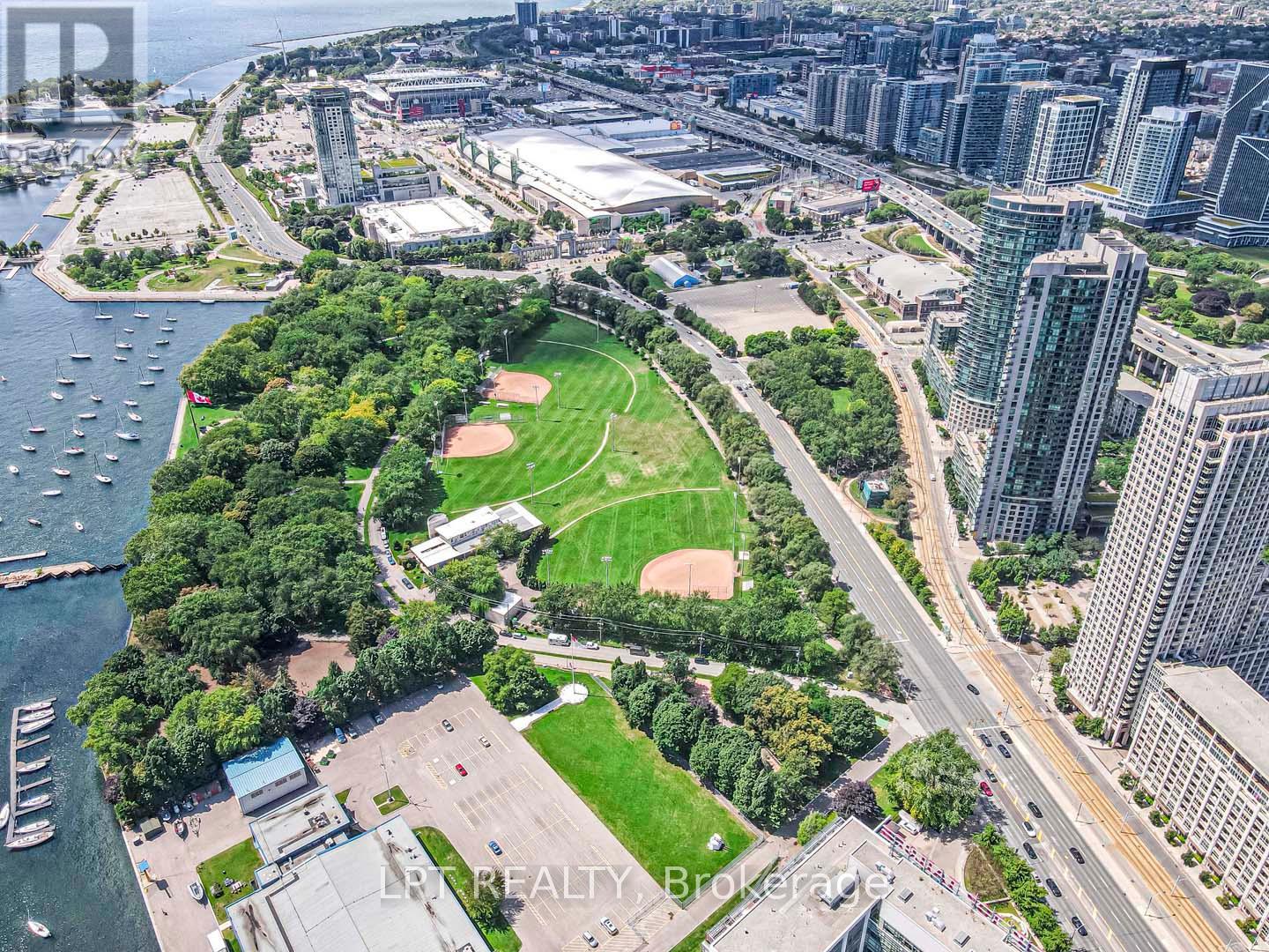 217 - 215 Fort York Boulevard, Toronto, Ontario  M5V 4A2 - Photo 35 - C12213347