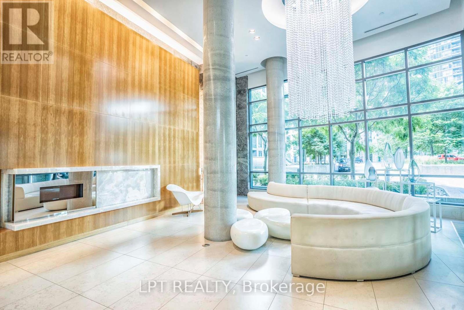 217 - 215 Fort York Boulevard, Toronto, Ontario  M5V 4A2 - Photo 4 - C12213347