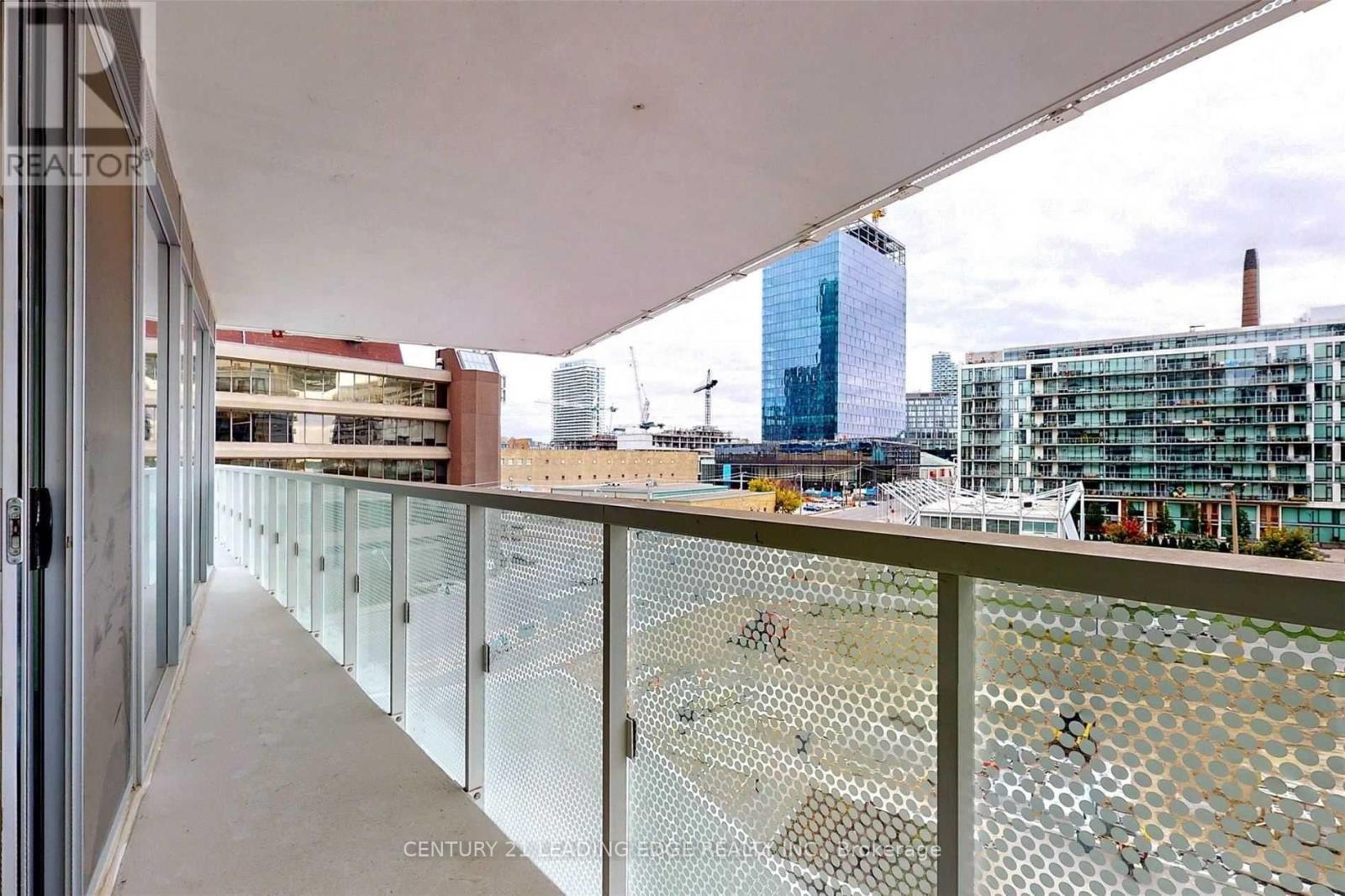 423 - 15 Queens Quay E, Toronto, Ontario  M5E 0C5 - Photo 16 - C12213352