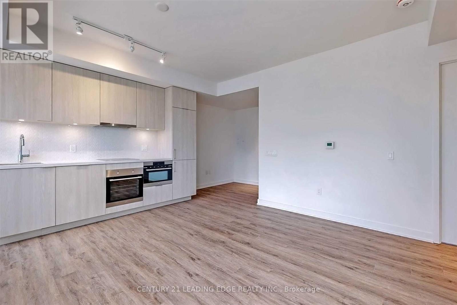 423 - 15 Queens Quay E, Toronto, Ontario  M5E 0C5 - Photo 5 - C12213352