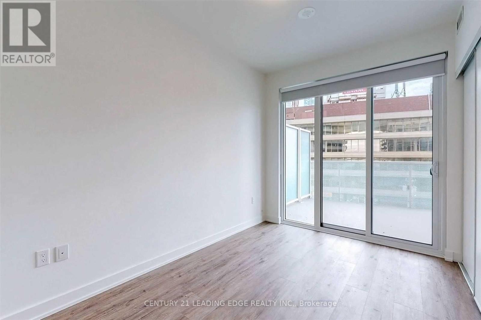 423 - 15 Queens Quay E, Toronto, Ontario  M5E 0C5 - Photo 9 - C12213352