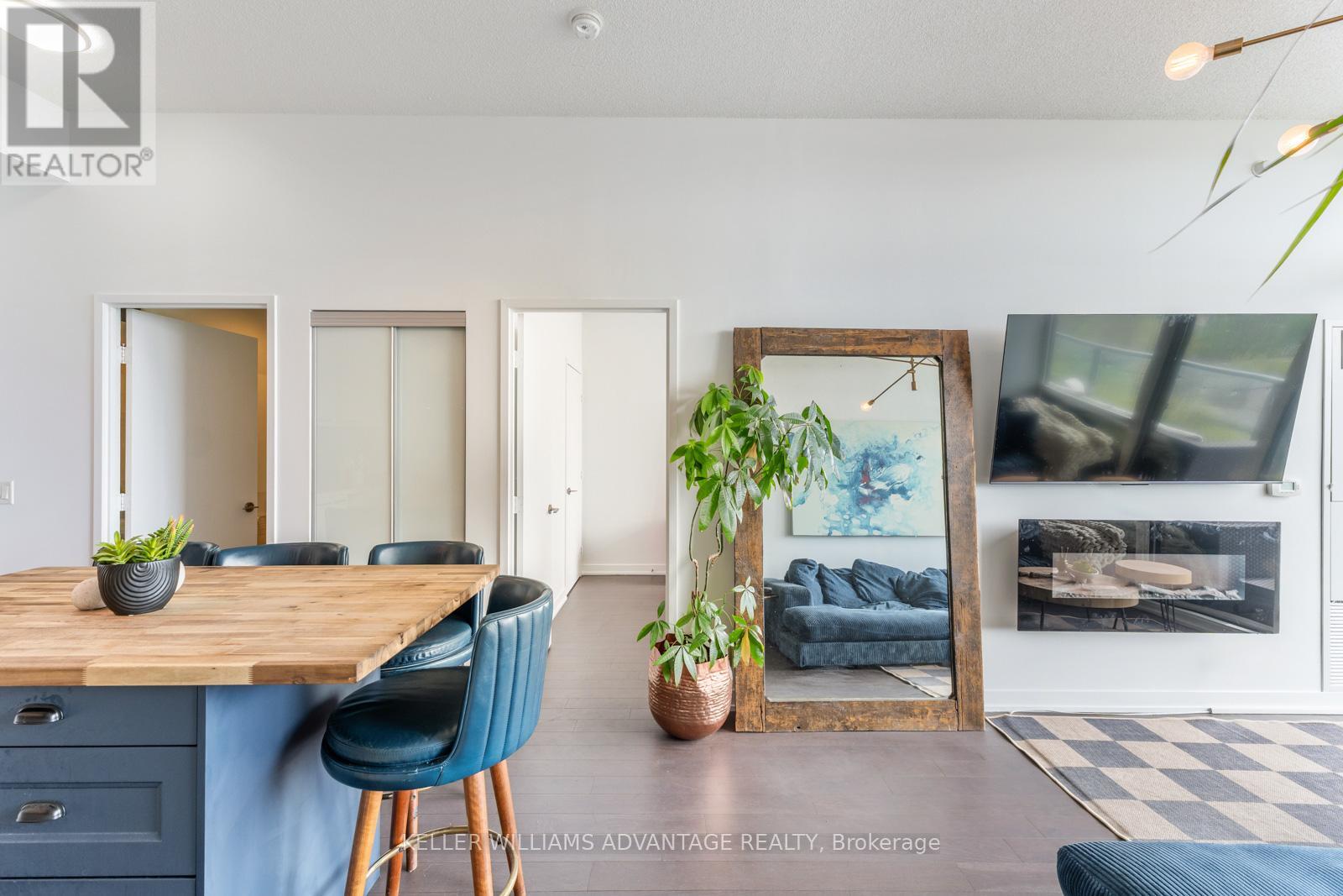 N1009 - 120 Bayview Avenue, Toronto, Ontario  M5A 3R7 - Photo 32 - C12213372