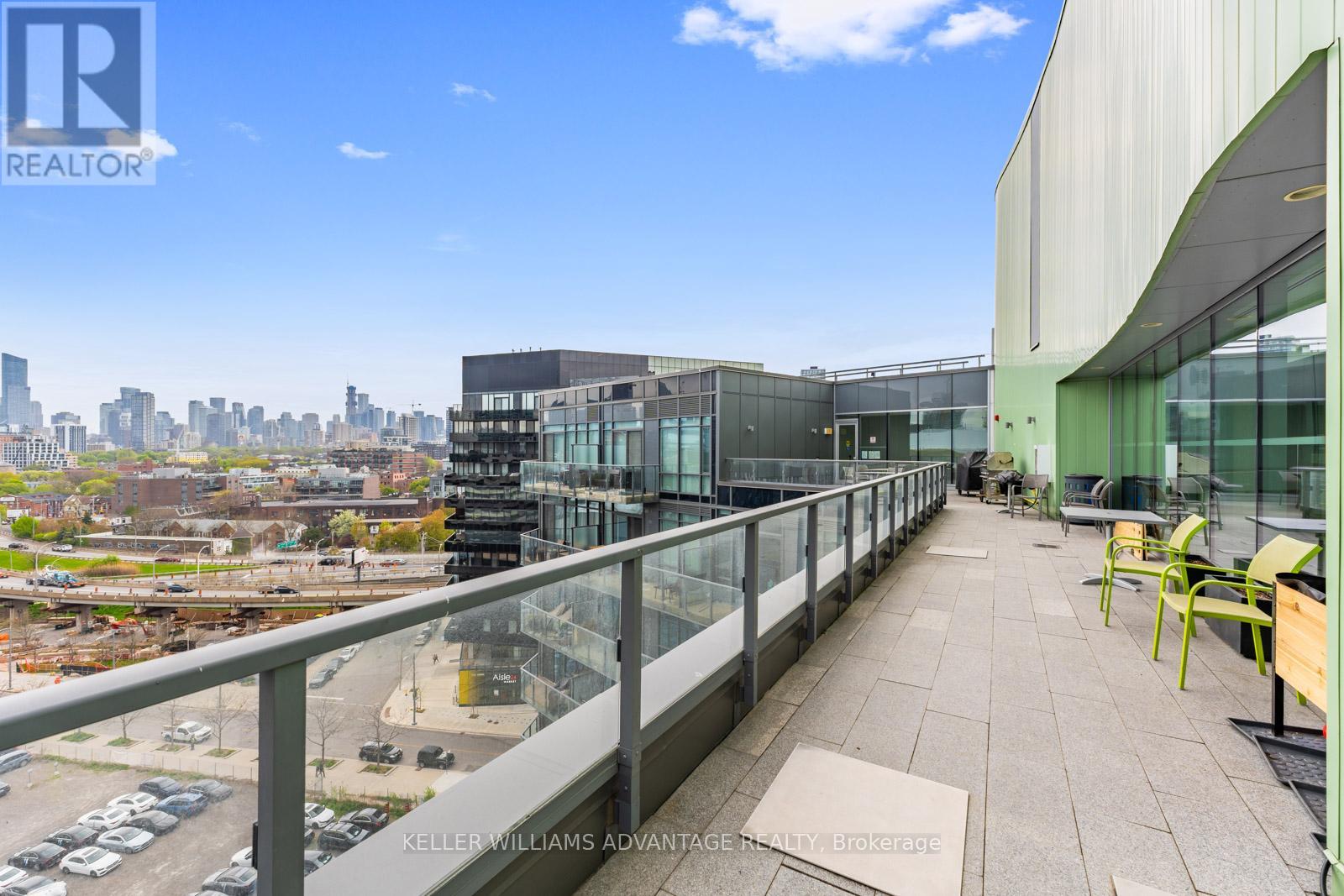 N1009 - 120 Bayview Avenue, Toronto, Ontario  M5A 3R7 - Photo 37 - C12213372