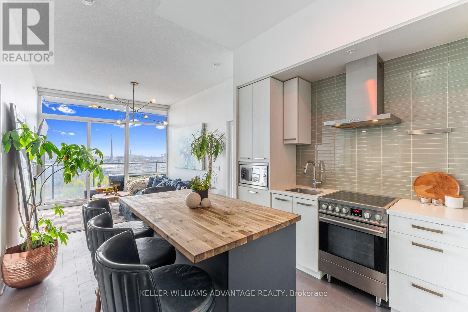 N1009 - 120 Bayview Avenue, Toronto, Ontario  M5A 3R7 - Photo 4 - C12213372