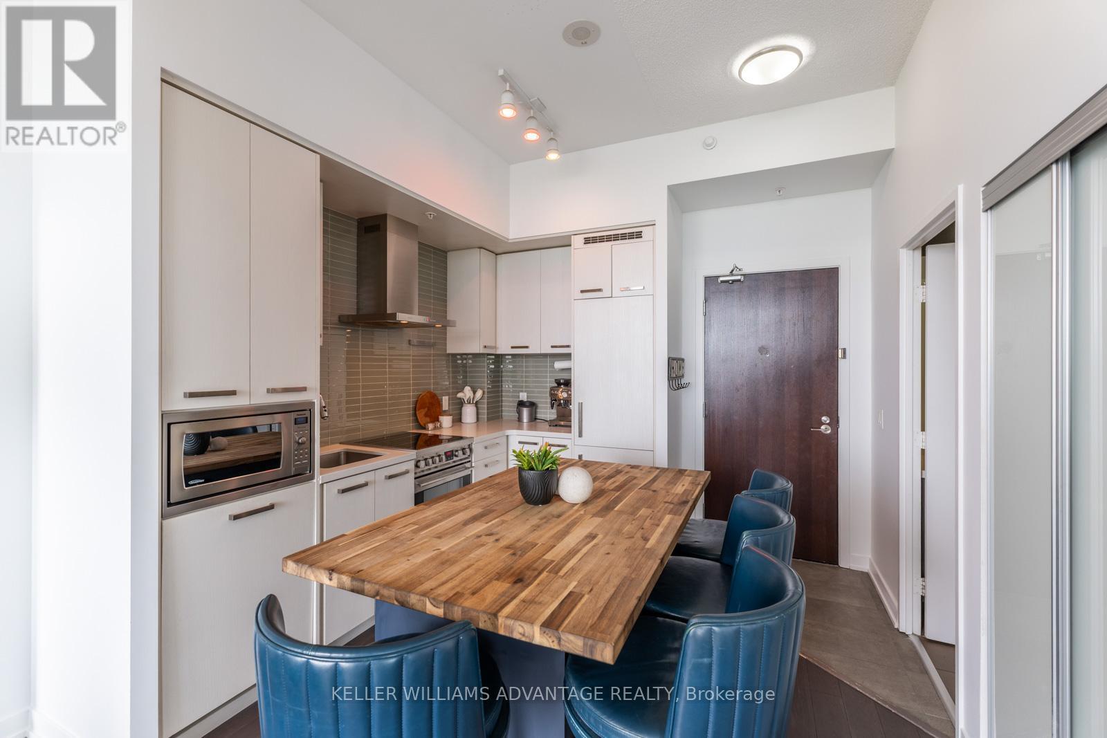 N1009 - 120 Bayview Avenue, Toronto, Ontario  M5A 3R7 - Photo 7 - C12213372