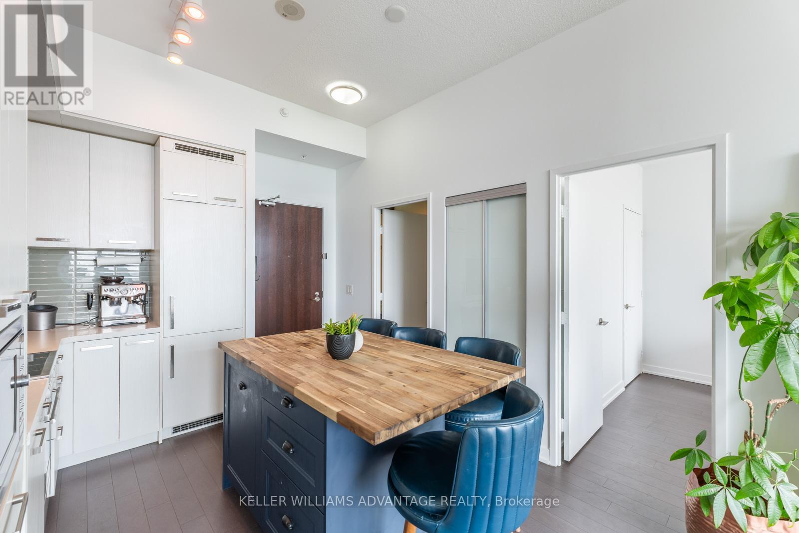 N1009 - 120 Bayview Avenue, Toronto, Ontario  M5A 3R7 - Photo 8 - C12213372