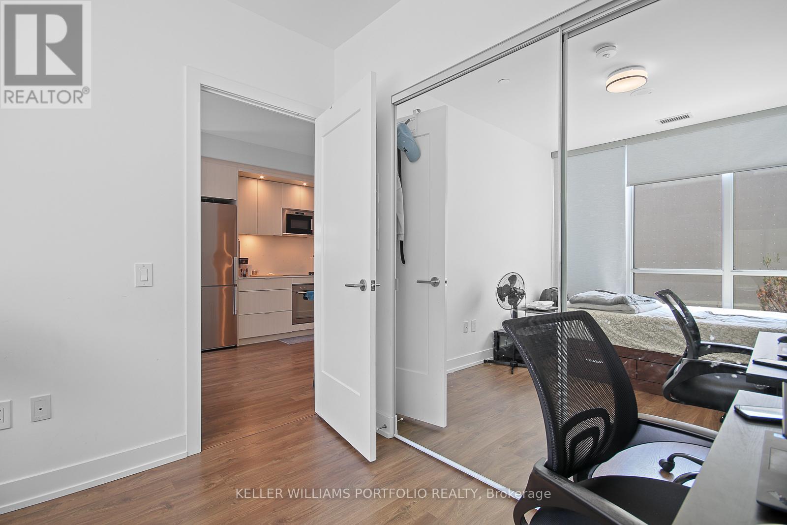 219 - 30 Inn On The Park Drive, Toronto, Ontario  M3C 0P7 - Photo 12 - C12213401