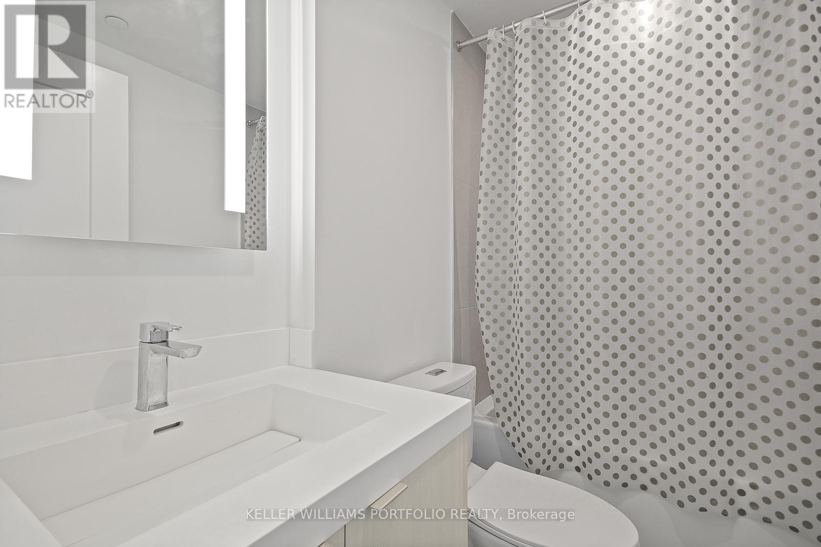 219 - 30 Inn On The Park Drive, Toronto, Ontario  M3C 0P7 - Photo 16 - C12213401
