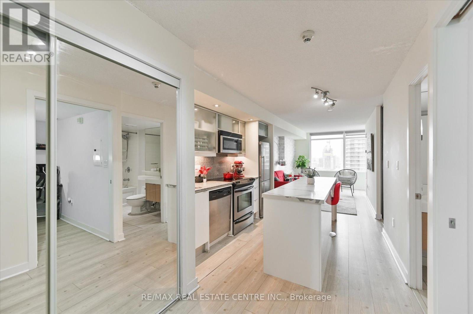 4105 - 25 Telegram Mews, Toronto, Ontario  M5V 3Z1 - Photo 12 - C12213408