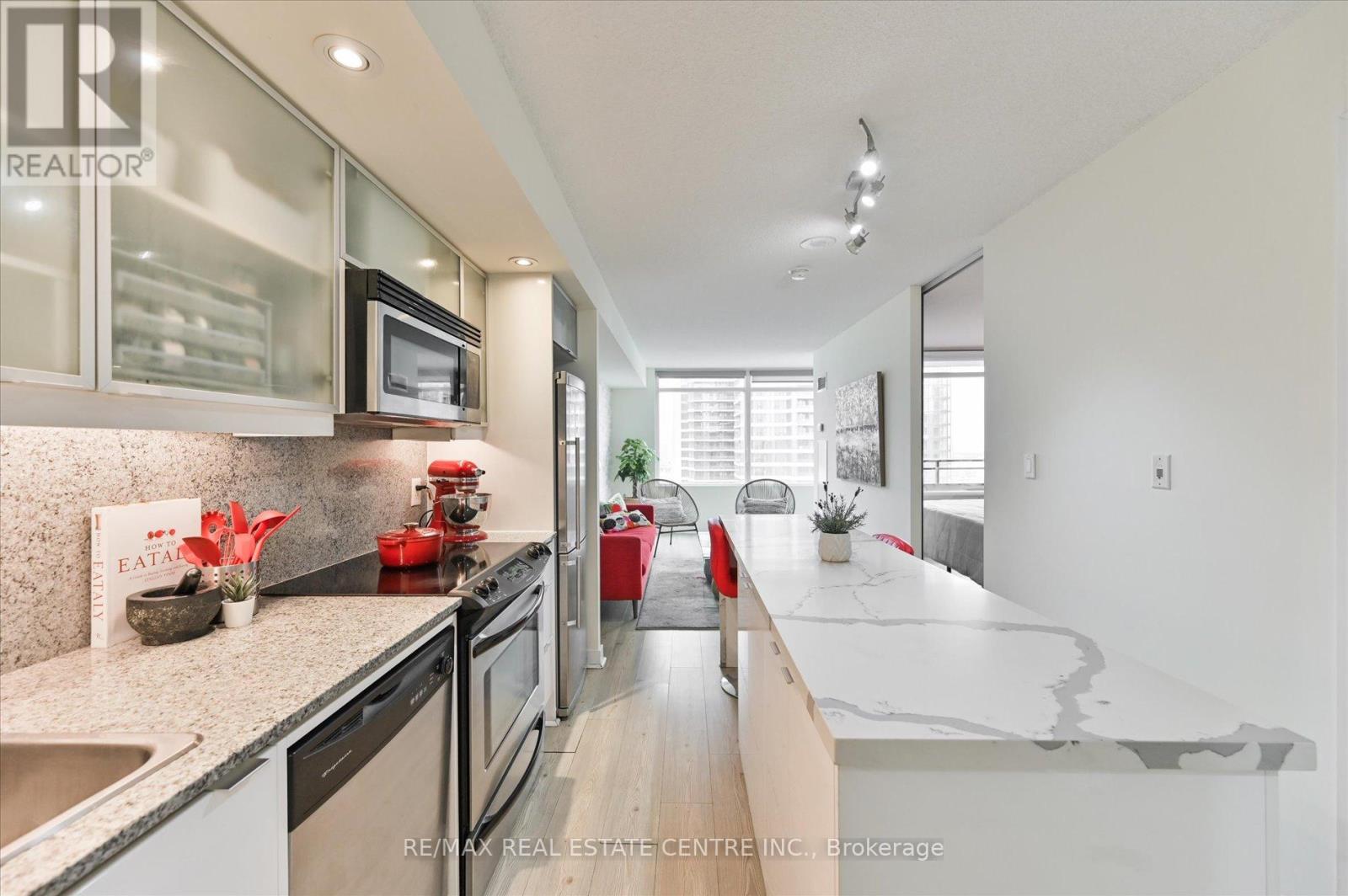 4105 - 25 Telegram Mews, Toronto, Ontario  M5V 3Z1 - Photo 16 - C12213408