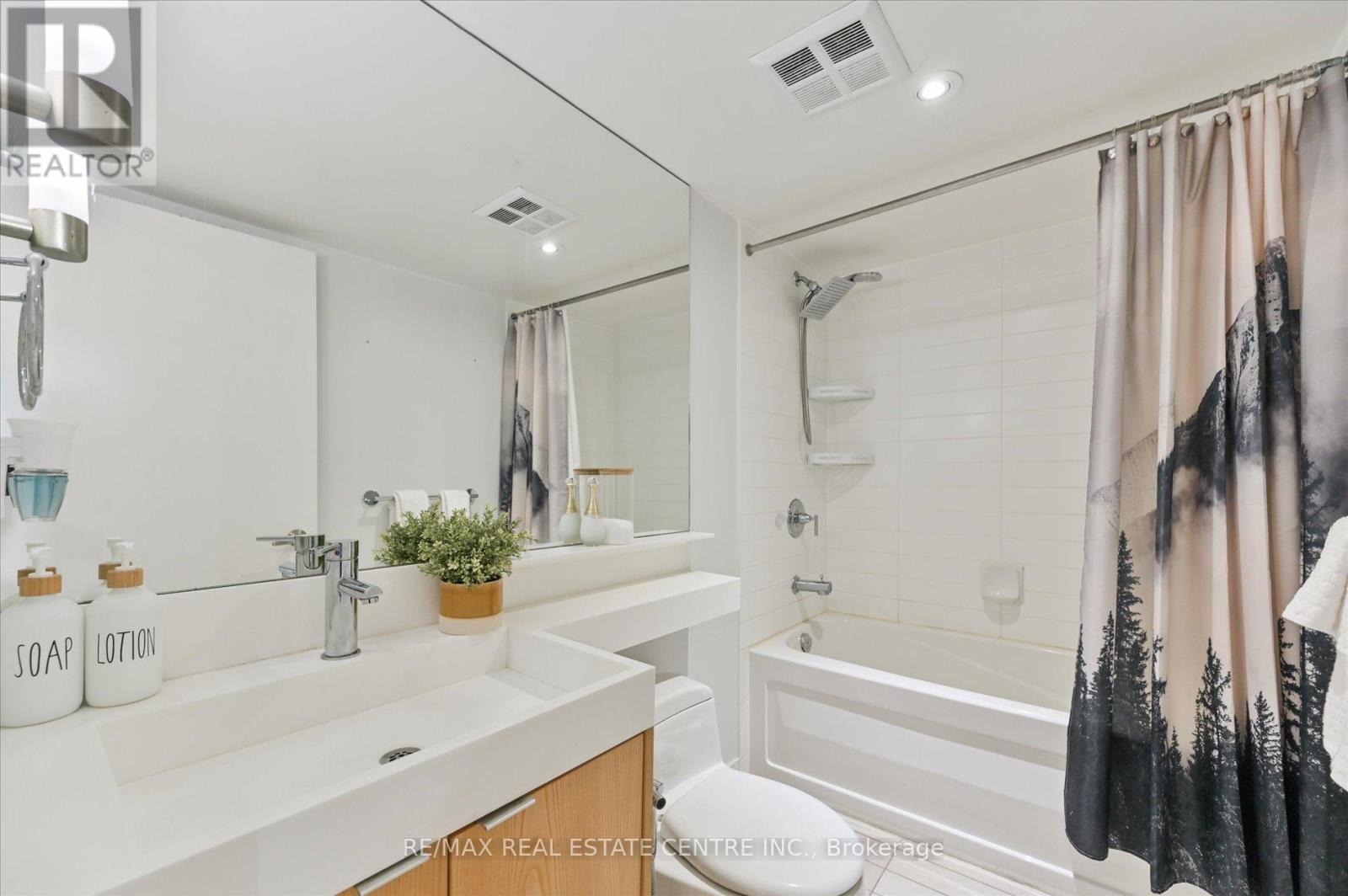 4105 - 25 Telegram Mews, Toronto, Ontario  M5V 3Z1 - Photo 25 - C12213408
