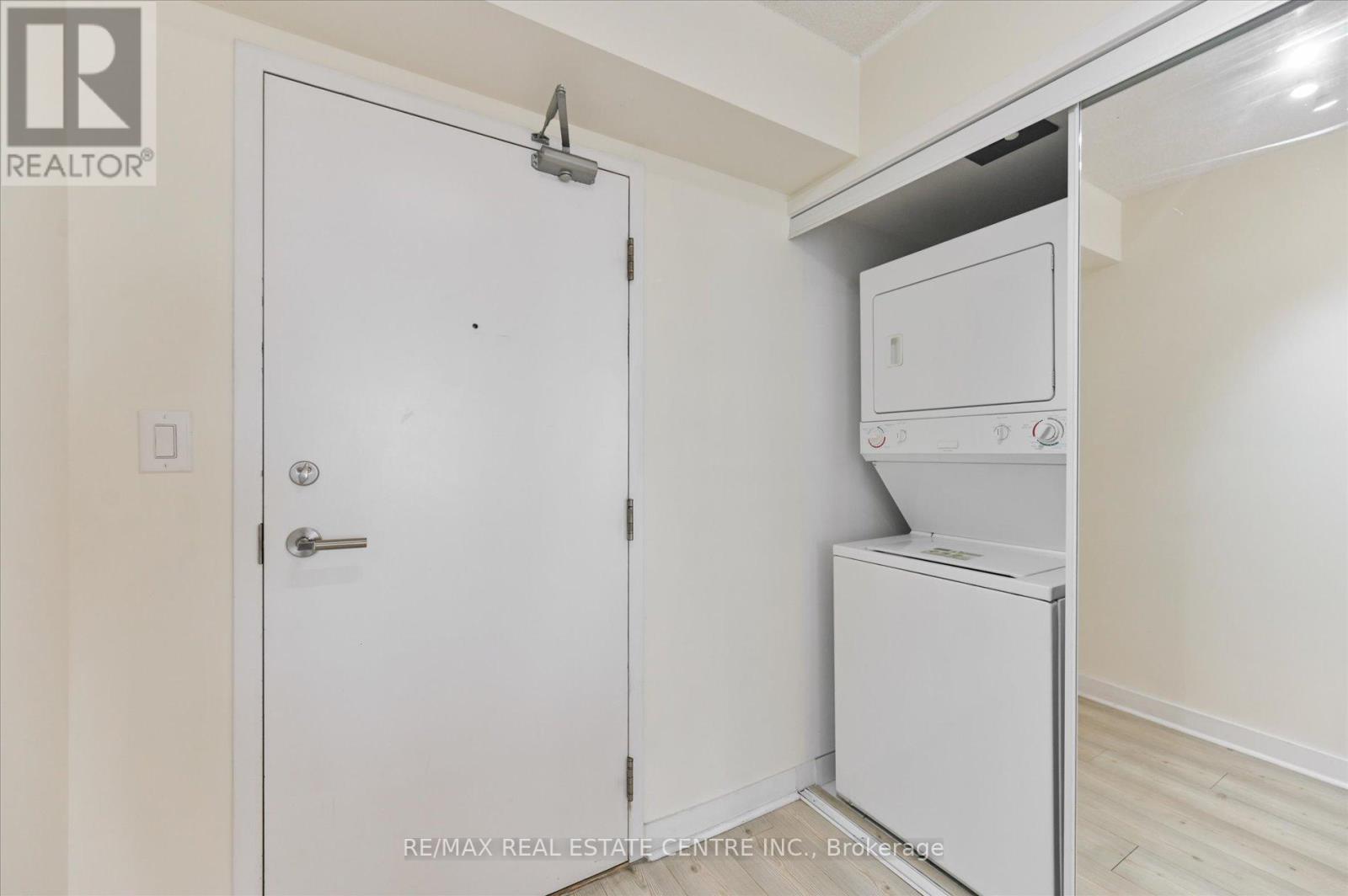 4105 - 25 Telegram Mews, Toronto, Ontario  M5V 3Z1 - Photo 26 - C12213408