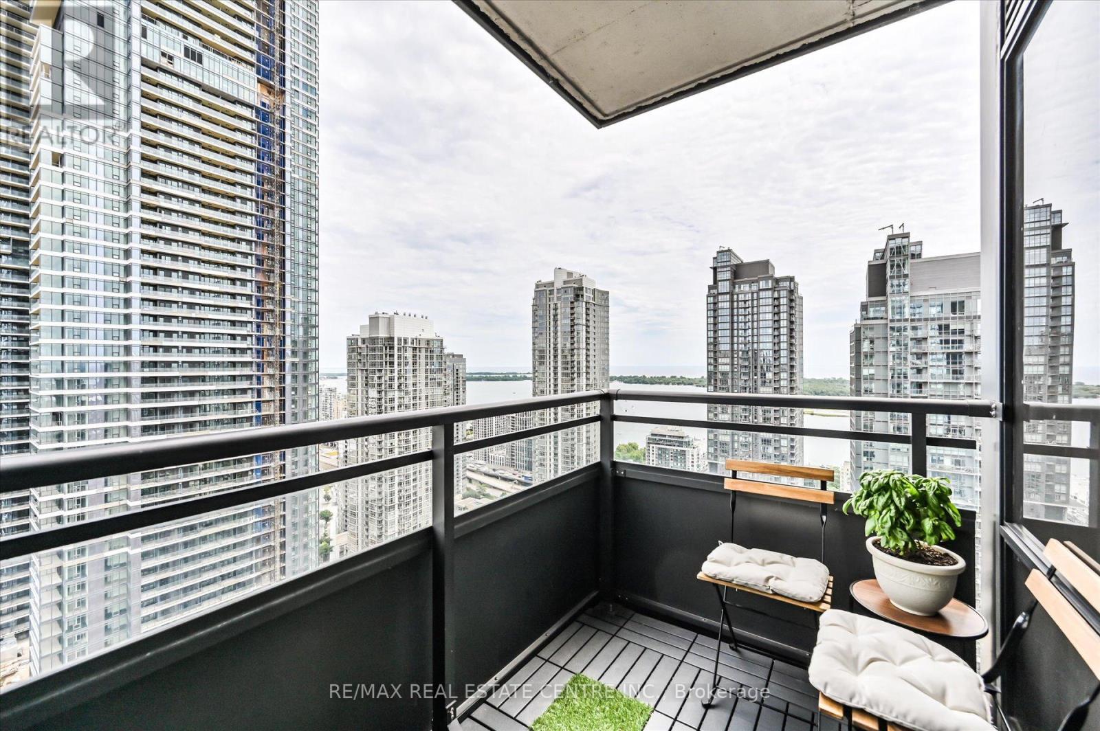 4105 - 25 Telegram Mews, Toronto, Ontario  M5V 3Z1 - Photo 27 - C12213408