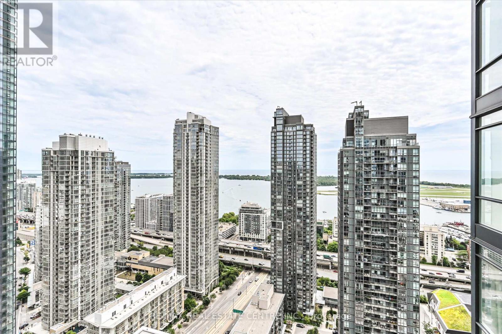 4105 - 25 Telegram Mews, Toronto, Ontario  M5V 3Z1 - Photo 29 - C12213408