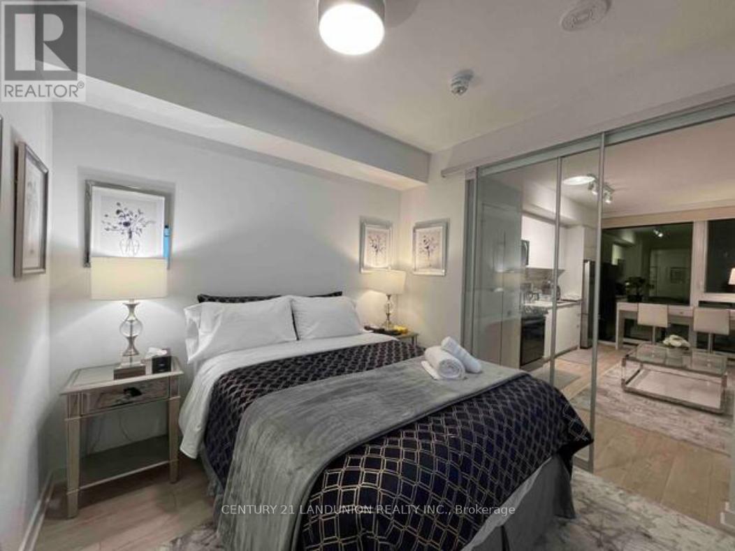 1006 - 357 King Street W, Toronto, Ontario  M5V 0S7 - Photo 7 - C12213424
