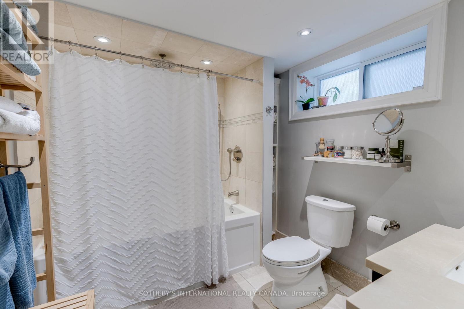 412 Wellesley Street E, Toronto, Ontario  M4X 1H6 - Photo 16 - C12213441
