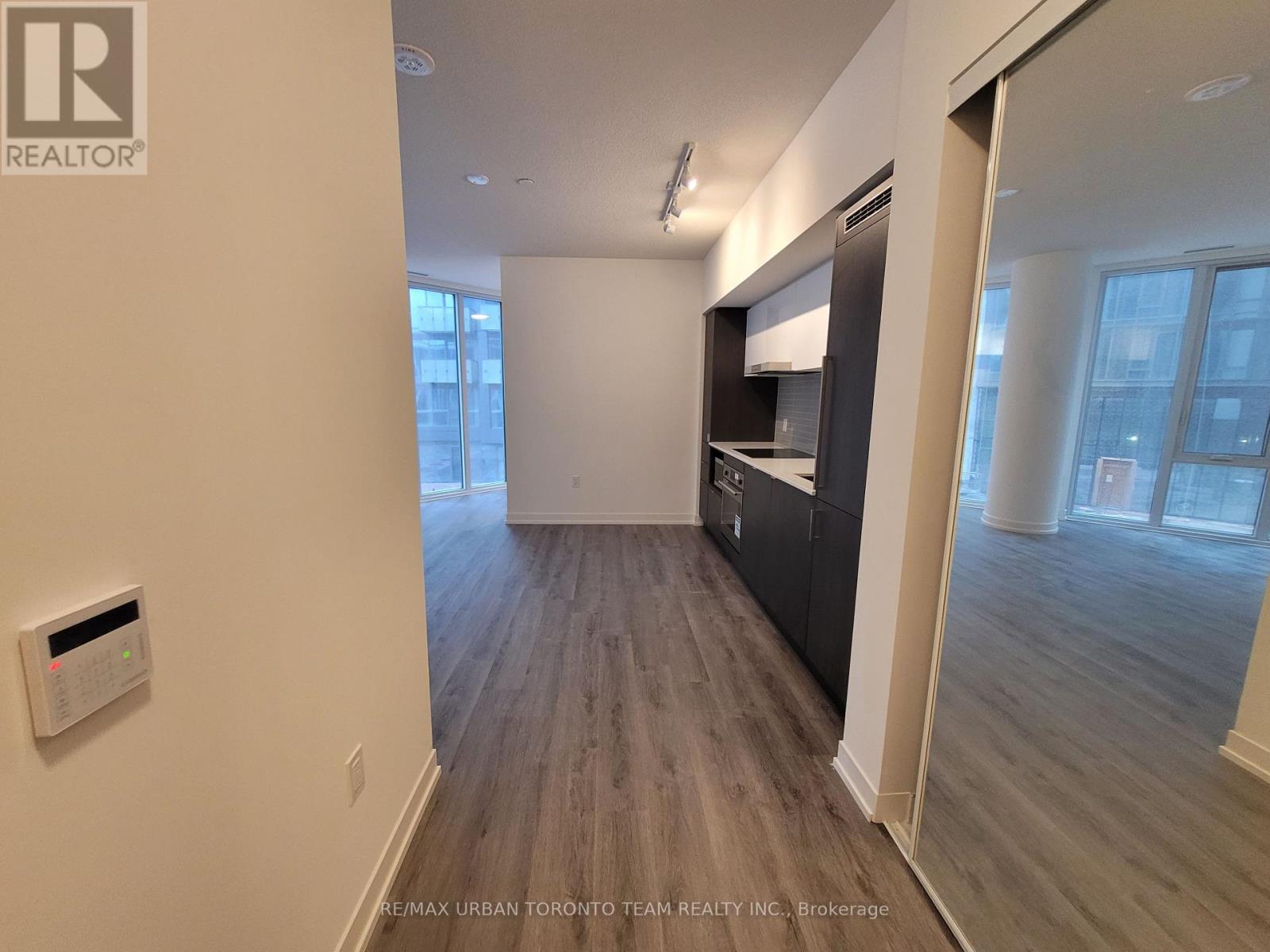 820 - 138 Downes Street, Toronto, Ontario  M5E 0E4 - Photo 3 - C12213474