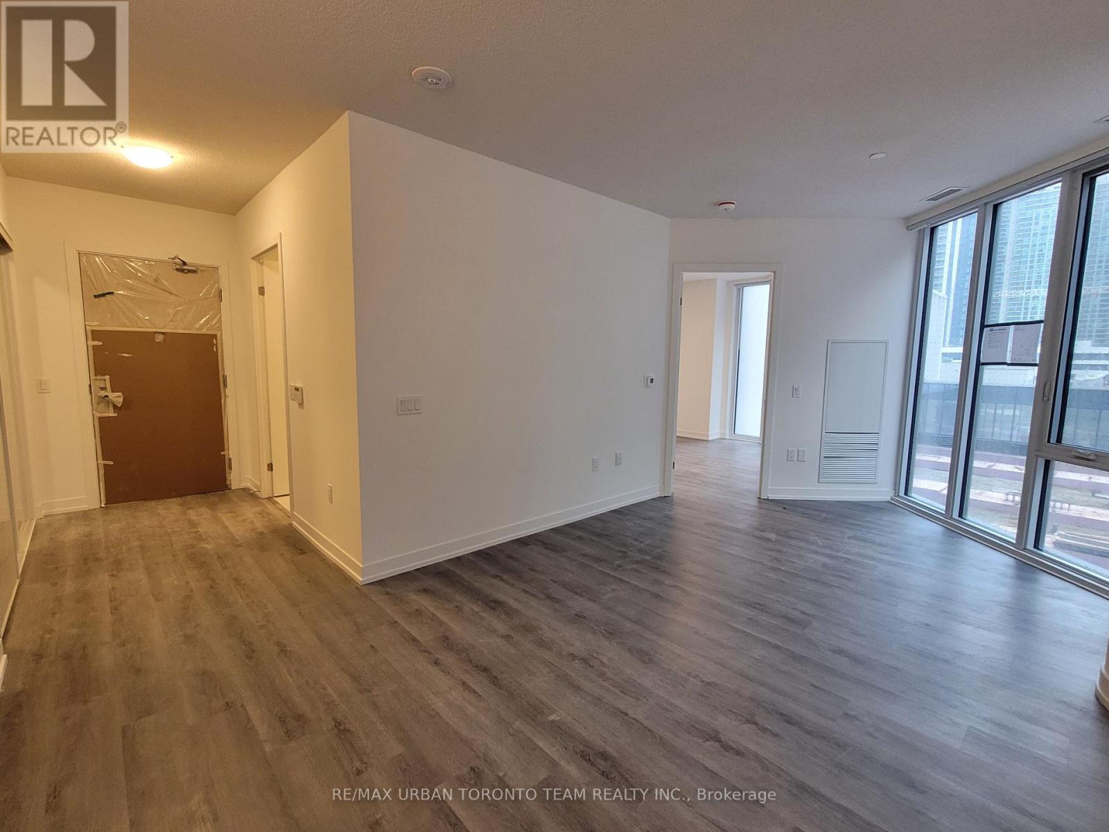 820 - 138 Downes Street, Toronto, Ontario  M5E 0E4 - Photo 4 - C12213474