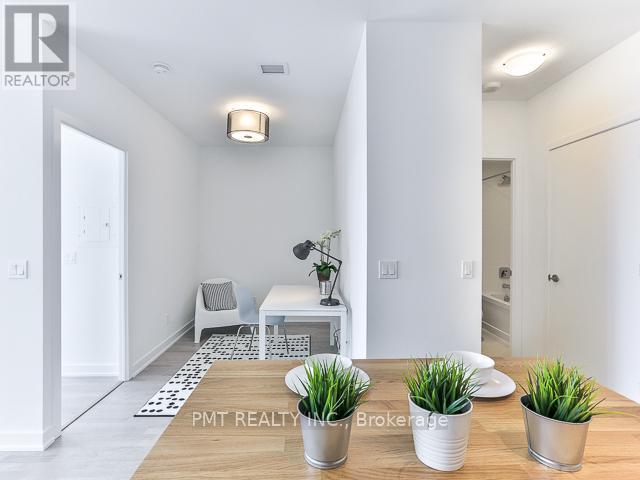 617 - 501 St Clair Avenue W, Toronto, Ontario  M5P 0A2 - Photo 11 - C12213501