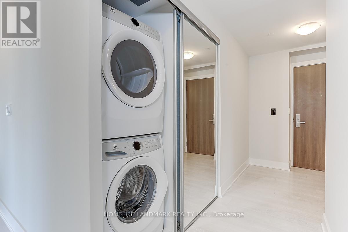 1804 - 200 Bloor Street W, Toronto, Ontario  M5S 1T8 - Photo 11 - C12213513