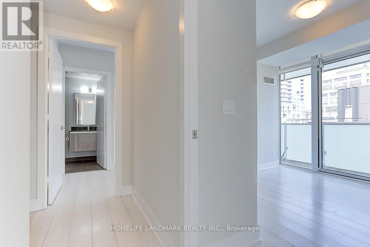 1804 - 200 Bloor Street W, Toronto, Ontario  M5S 1T8 - Photo 12 - C12213513