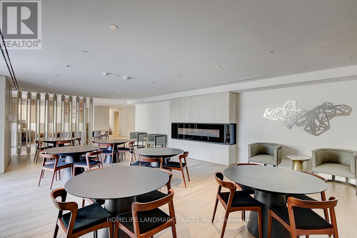 1804 - 200 Bloor Street W, Toronto, Ontario  M5S 1T8 - Photo 6 - C12213513