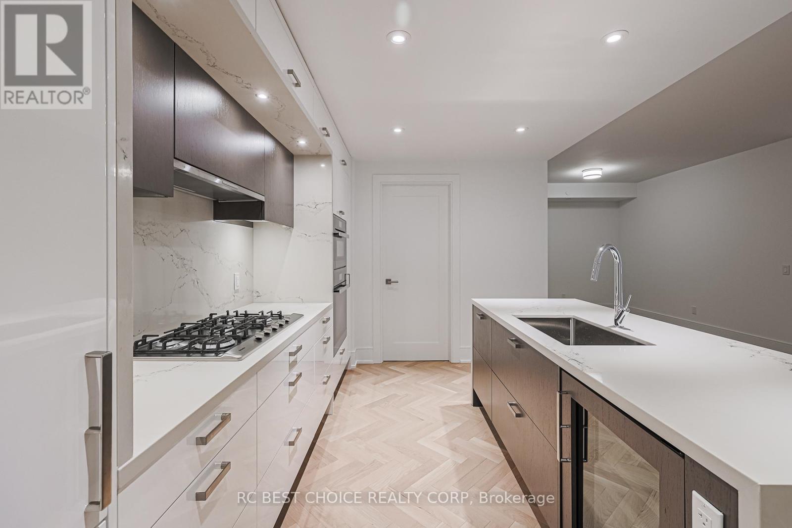 606 - 455 Wellington Street W, Toronto, Ontario  M5J 2R2 - Photo 22 - C12213522