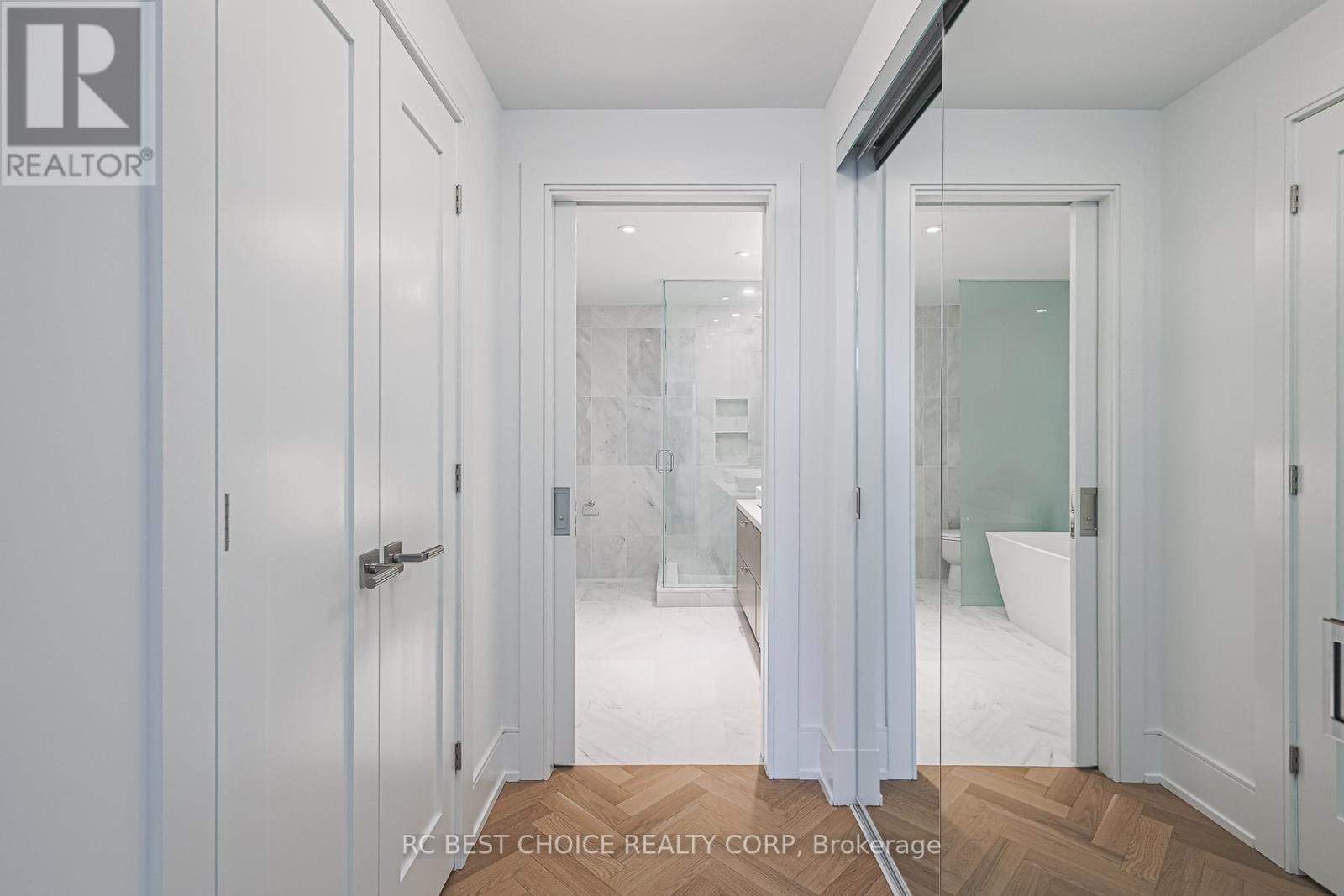 606 - 455 Wellington Street W, Toronto, Ontario  M5J 2R2 - Photo 24 - C12213522
