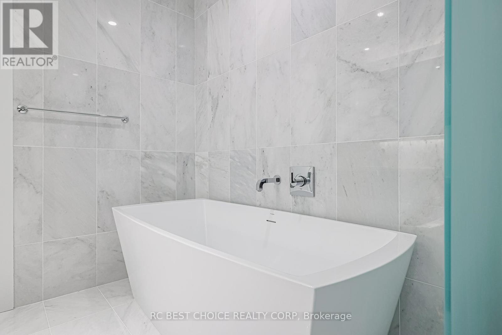 606 - 455 Wellington Street W, Toronto, Ontario  M5J 2R2 - Photo 29 - C12213522